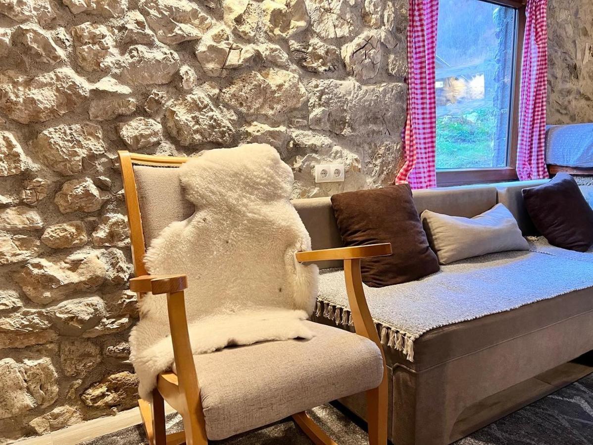 Stone Room-Kamena Soba Sipovo Bagian luar foto